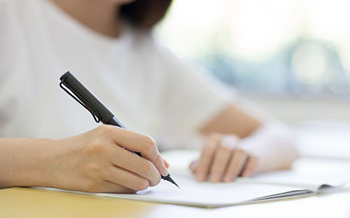 成人高考需要去學校讀書嗎？