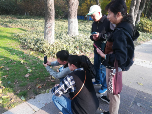 我校老年開放大學（網絡教育部）手機攝影班開展特色戶外教學活動