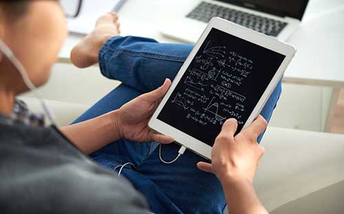 廣東省成人高考報名費用是多少？