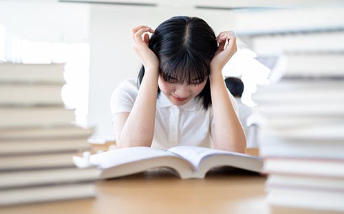 成人高考要去學校報名嗎？學歷有哪些用途？