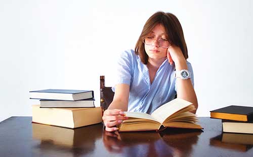 重慶開放大學公需課學完沒發證書怎么辦？原因分析與解決辦法