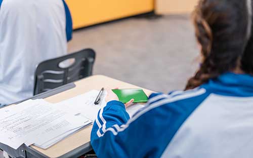 重慶成人高考能手機報名嗎？可以異地參考嗎？