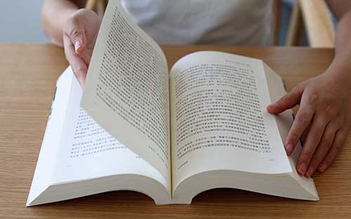 成人高考報名需要準備什么東西？能查到學籍嗎？