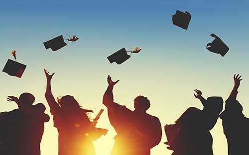 國家開放大學在哪里討論話題？考試好通過嗎？