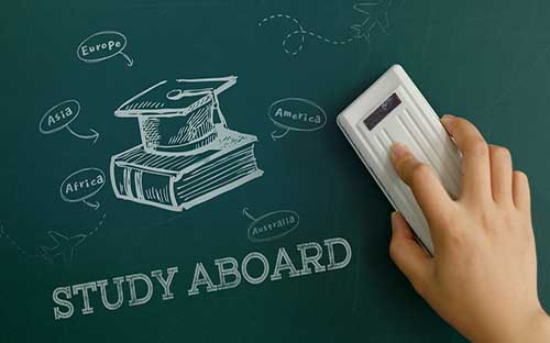 泰國藝術大學留學費用多少