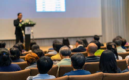 國際本科怎么錄取新生，錄取的標準是什么