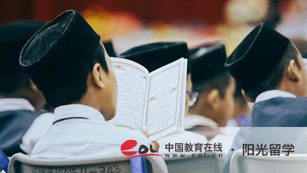 中央戲劇學院中外合作國際本科二加二學費多少錢一年